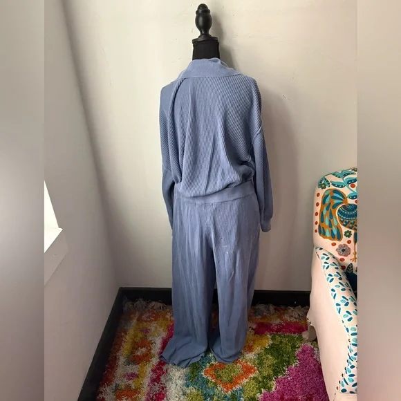 Free People Beach Women's Sweater Set - Picture 3 of 6